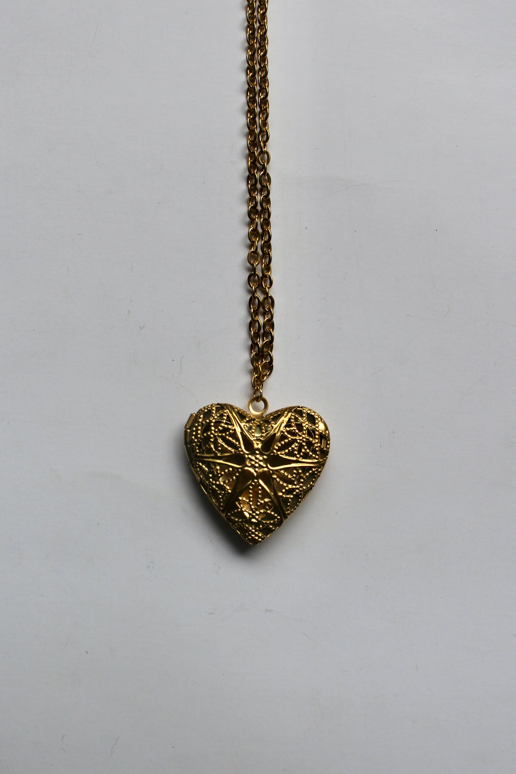 GOLDEN STAINLESS OPENABLE PENDANTS