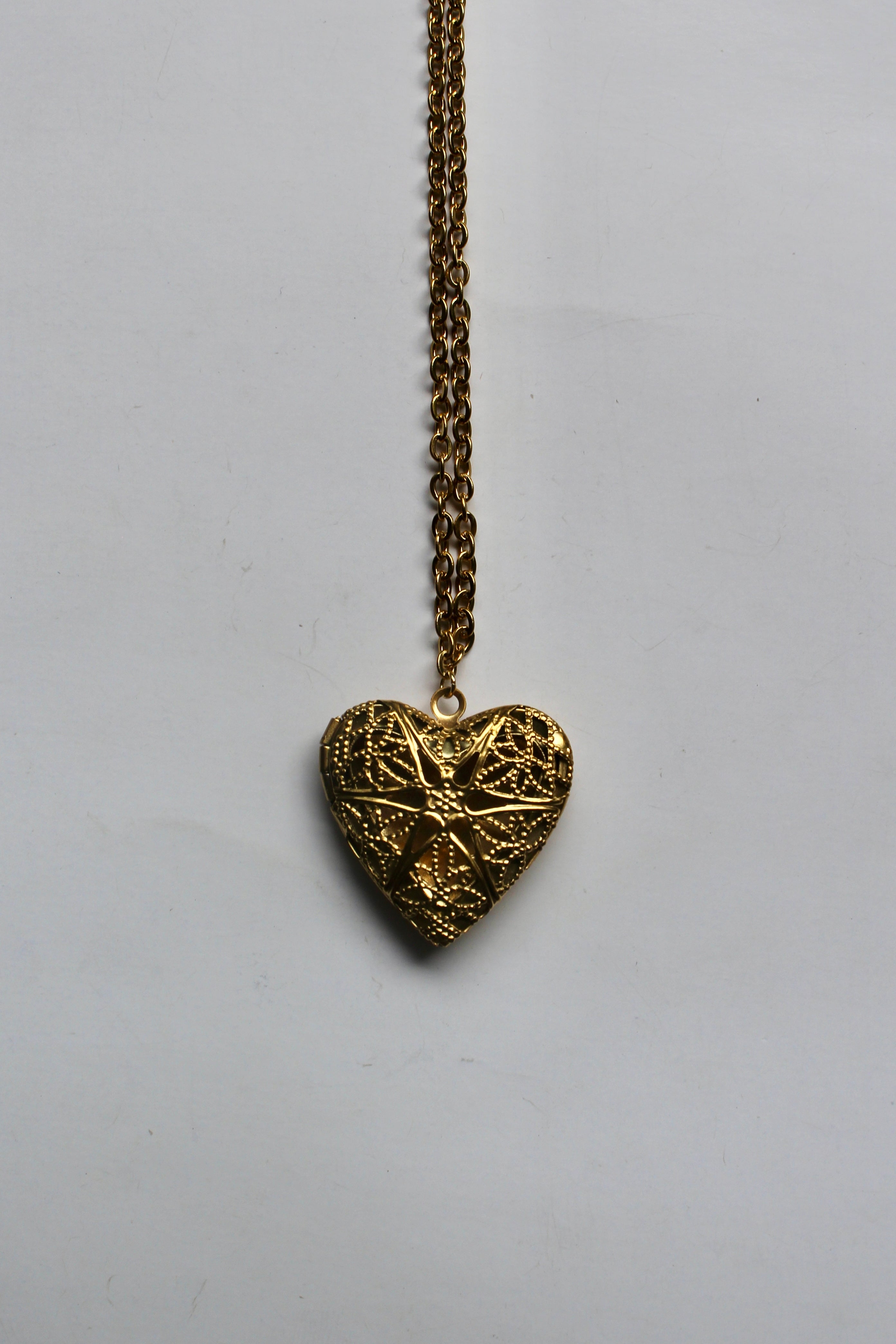 GOLDEN STAINLESS OPENABLE PENDANTS