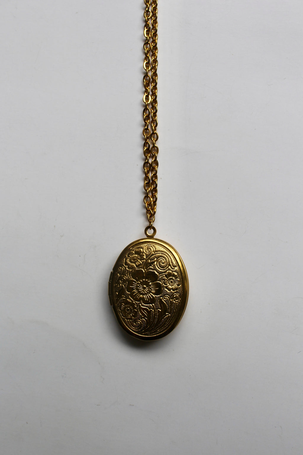 GOLDEN STAINLESS OPENABLE PENDANTS