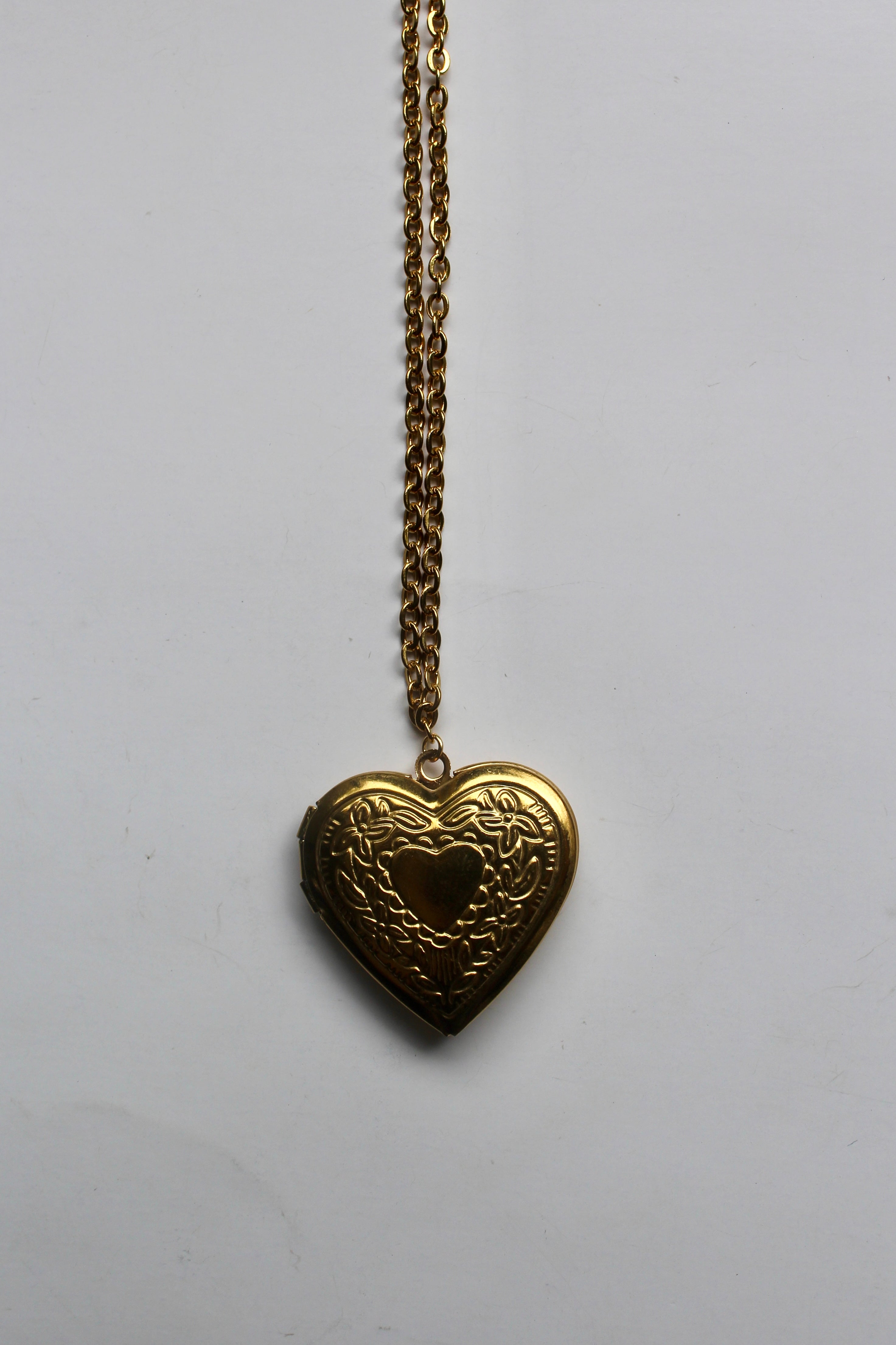 GOLDEN STAINLESS OPENABLE PENDANTS