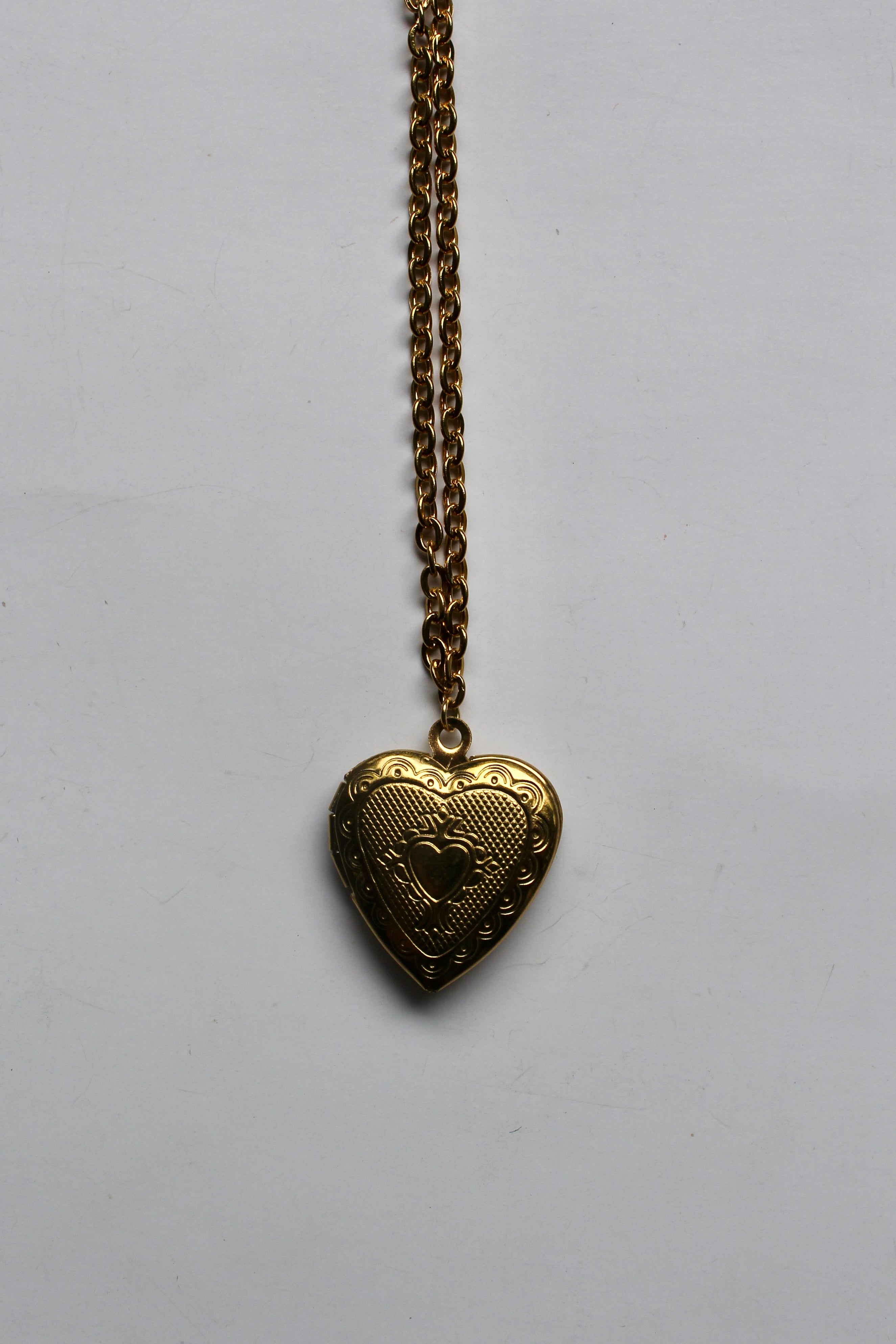 GOLDEN STAINLESS OPENABLE PENDANTS