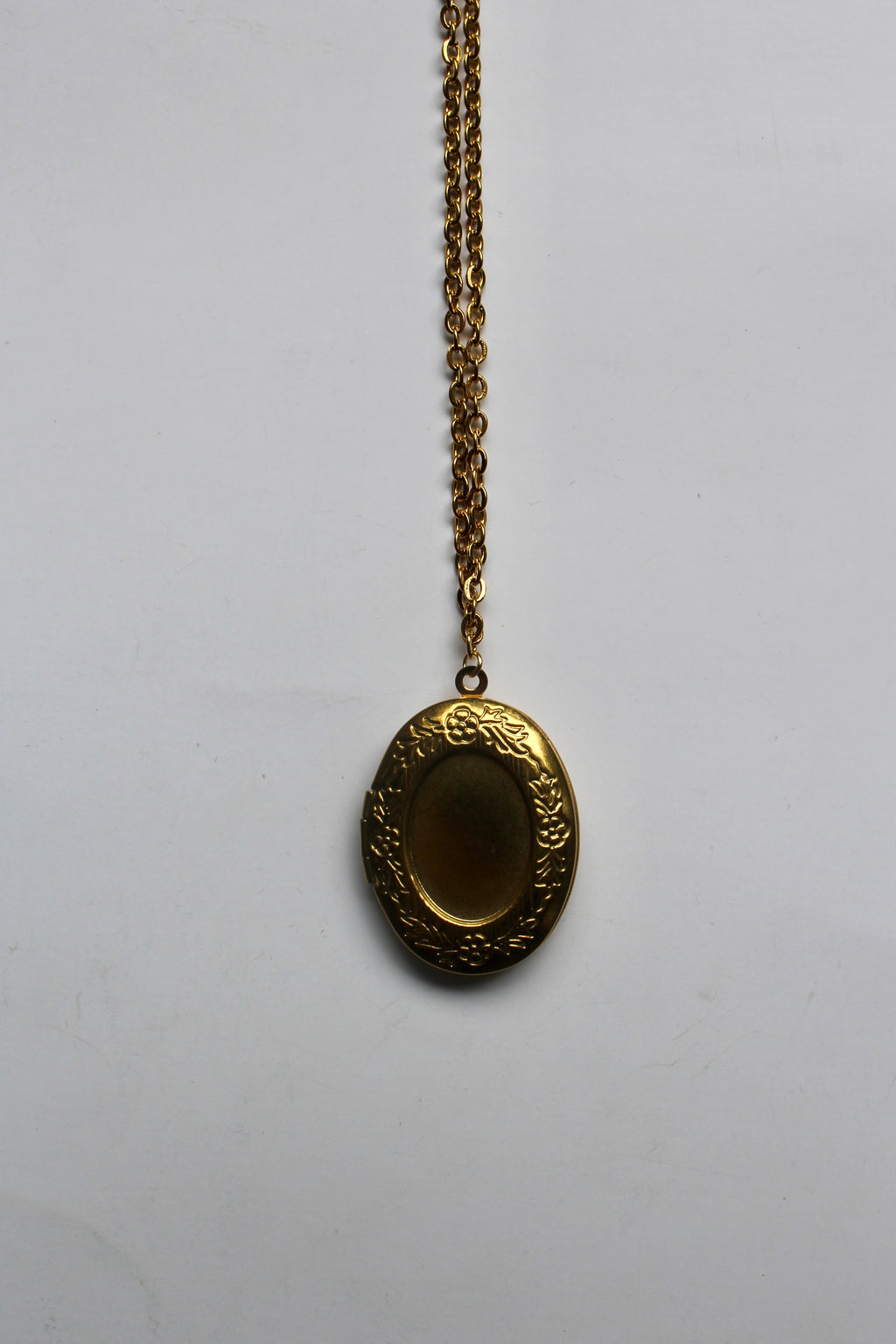 GOLDEN STAINLESS OPENABLE PENDANTS