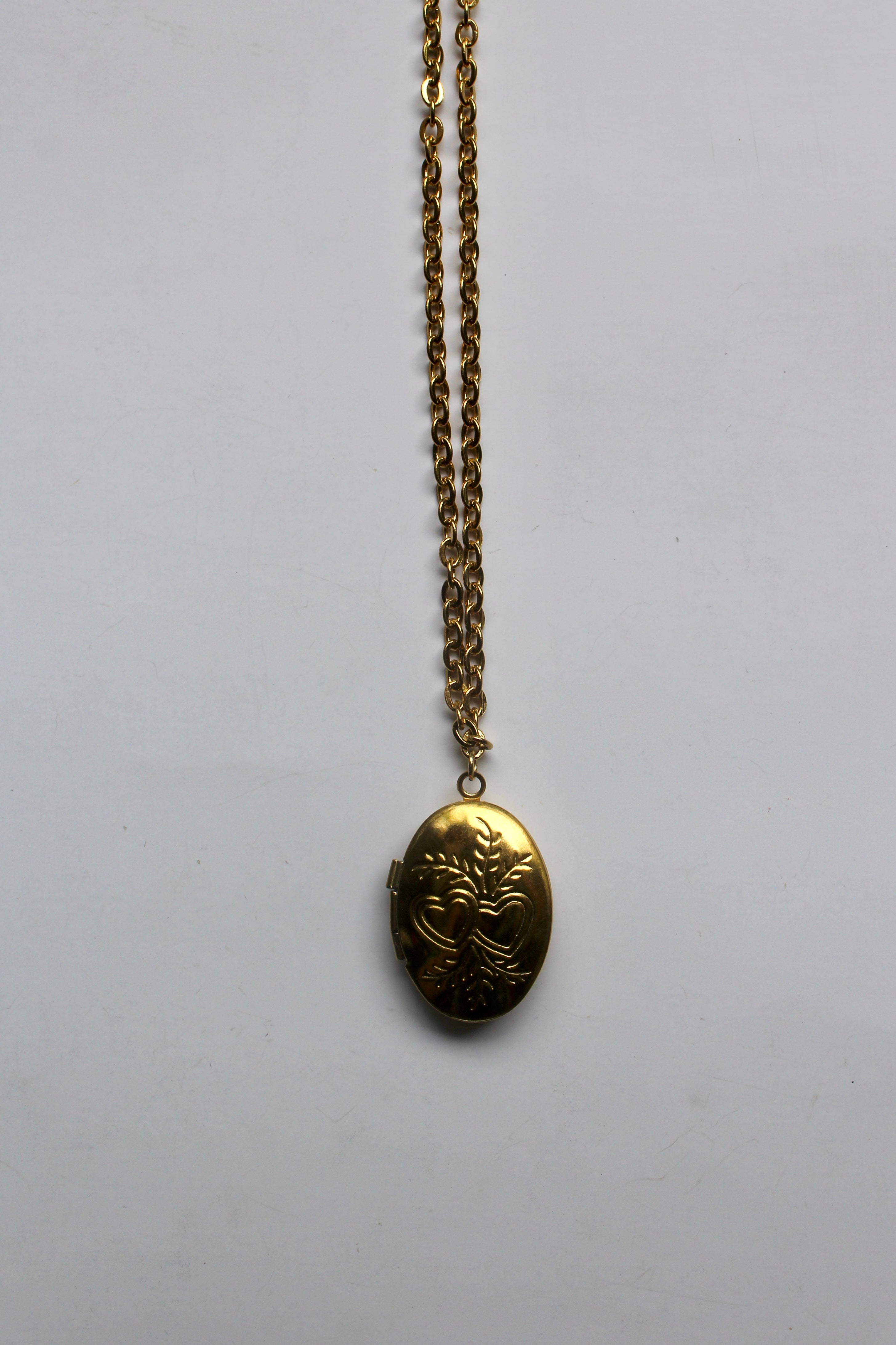 GOLDEN STAINLESS OPENABLE PENDANTS