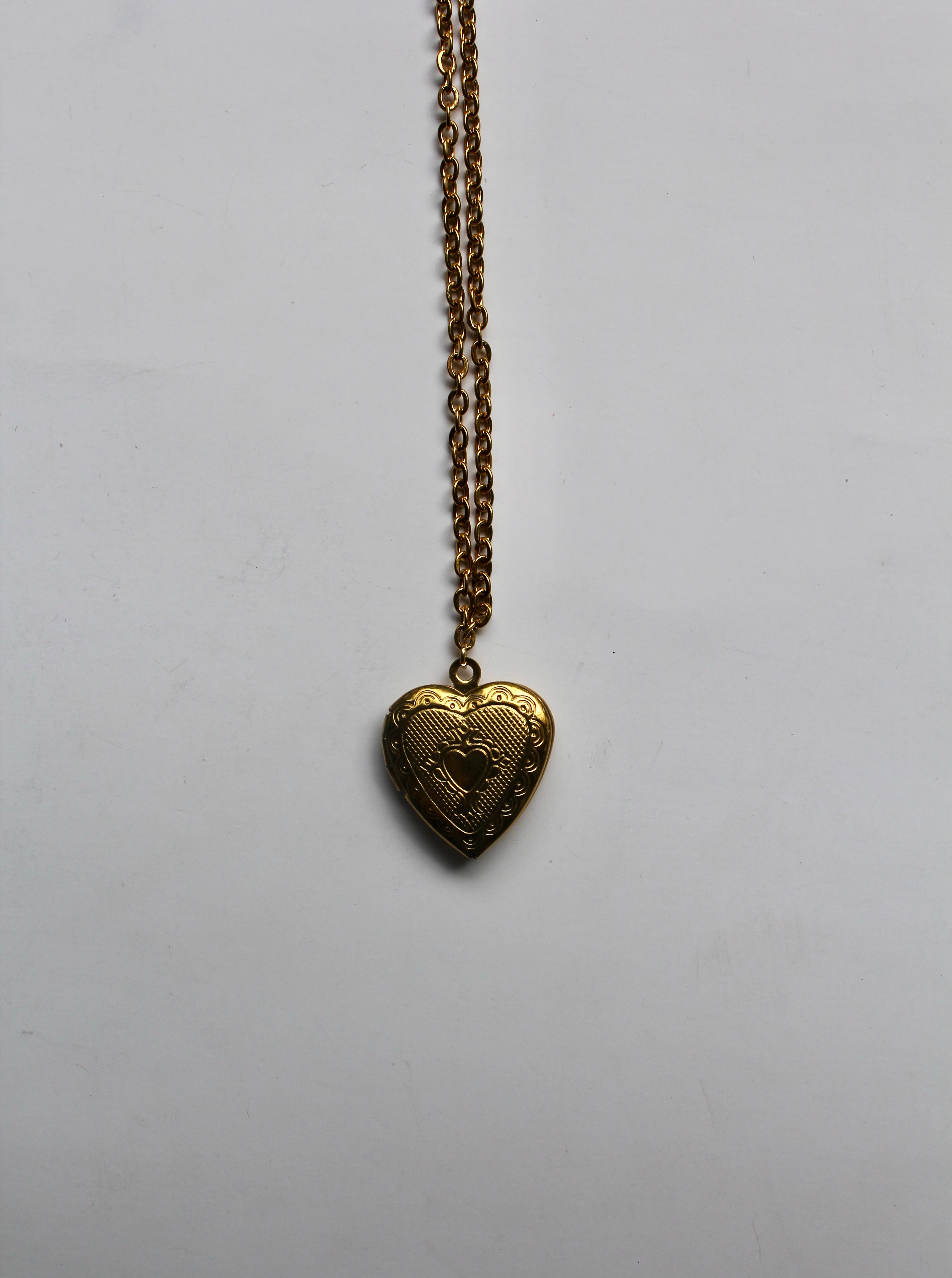 GOLDEN STAINLESS OPENABLE PENDANTS