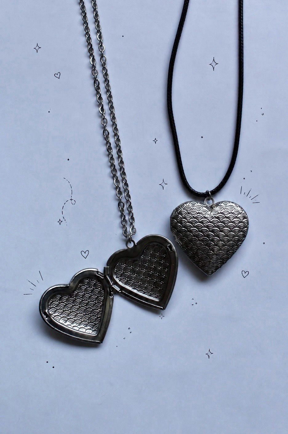 Openable hear locket