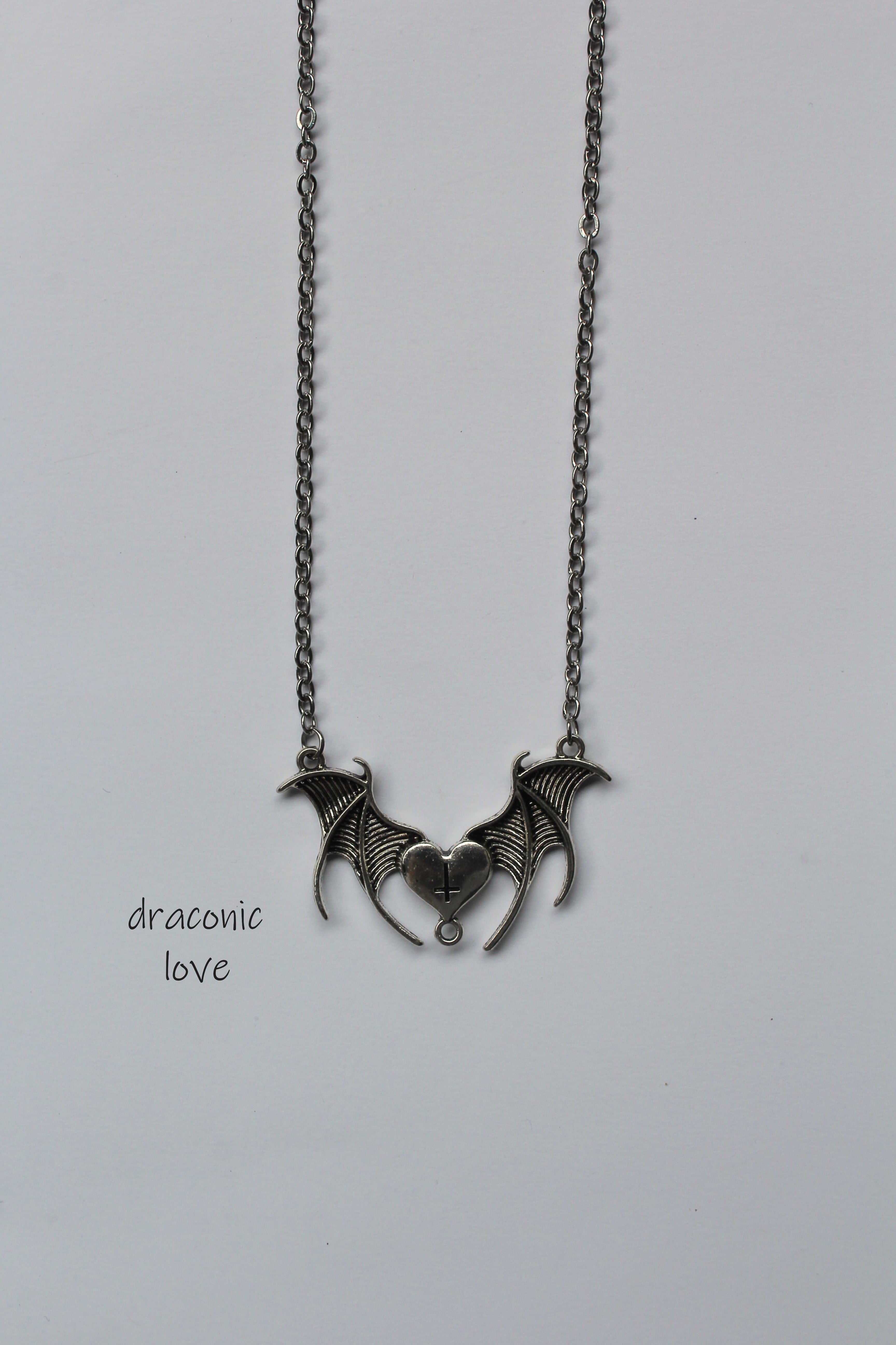 Twin dragon stainless chain pendant