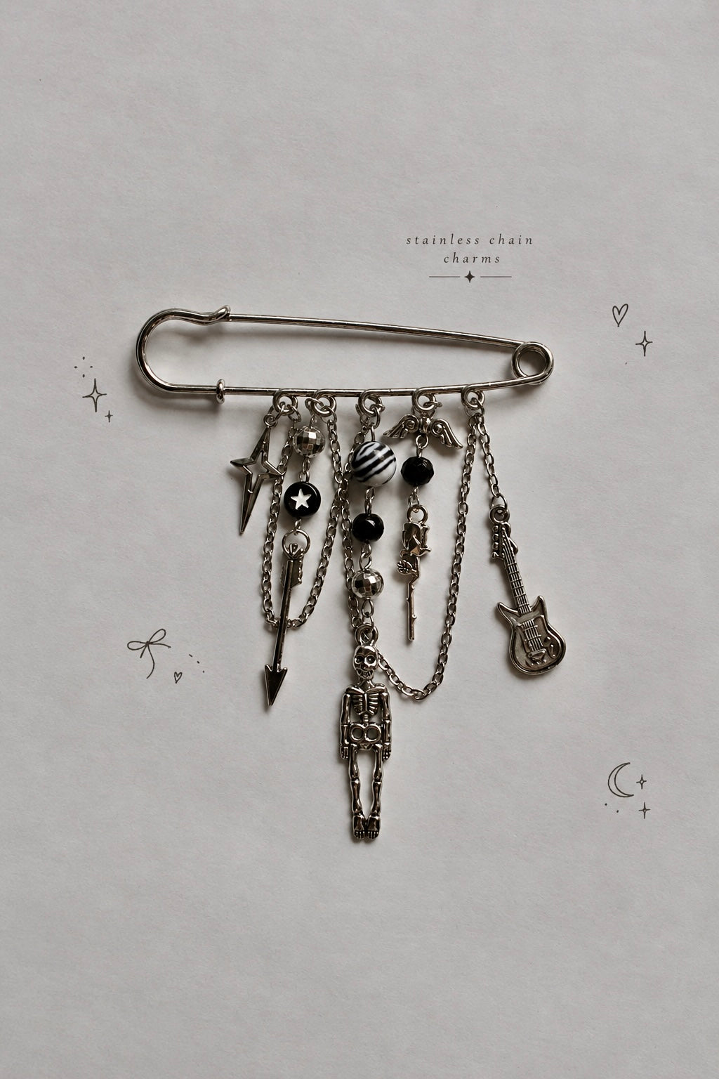 DREAMY PIN AND KEYCHAIN