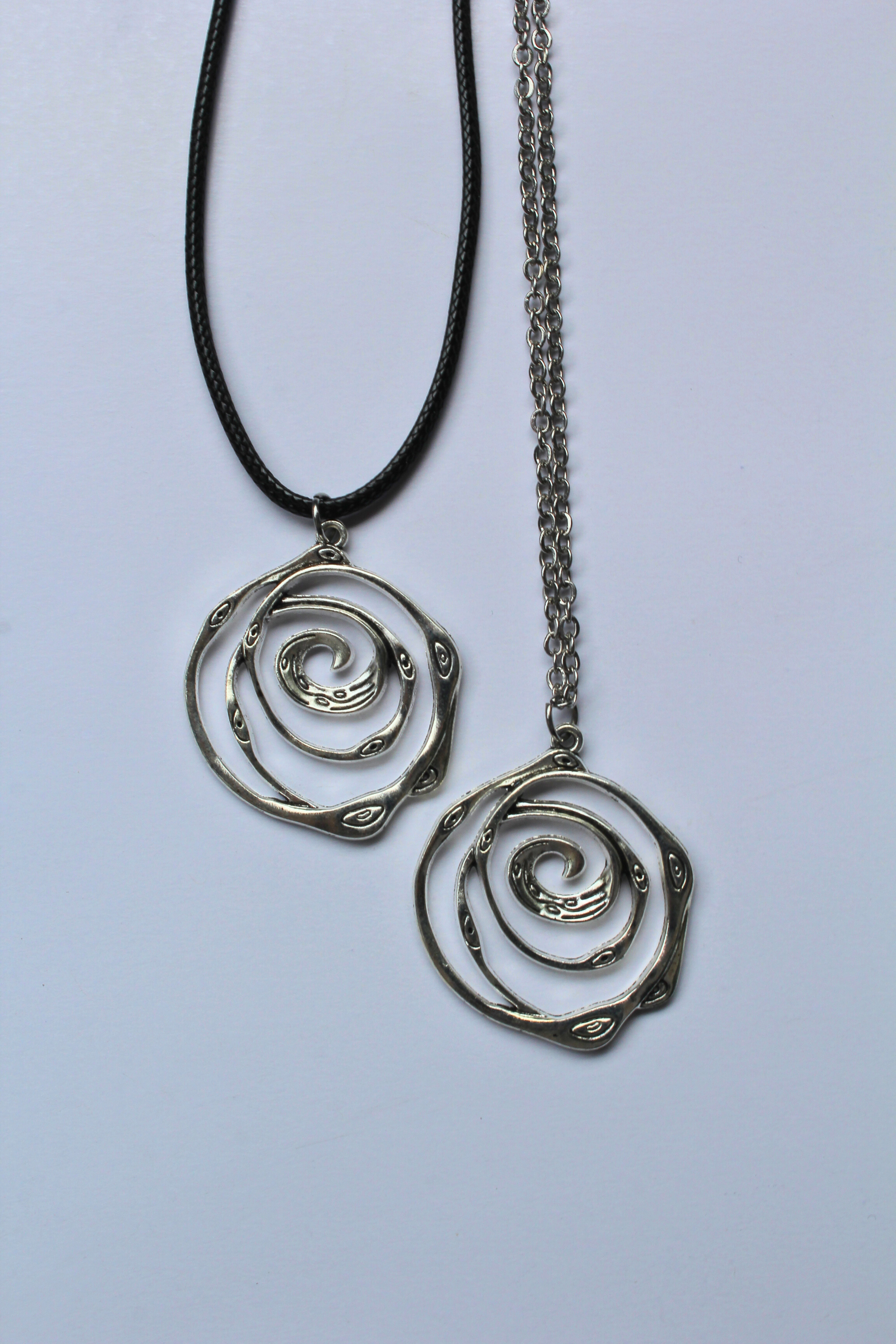 Pendants/chains