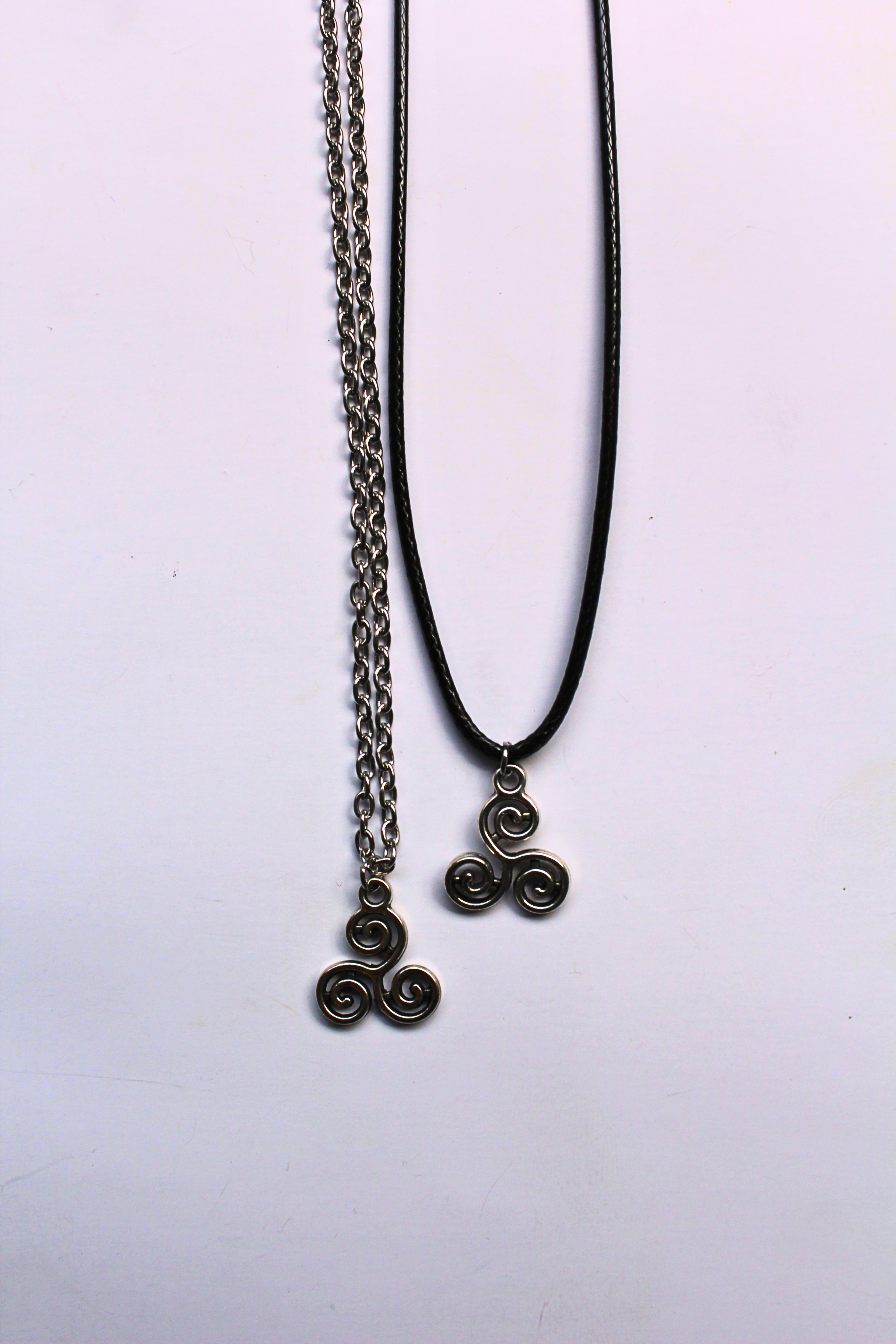 Dark Relics pendants/chains