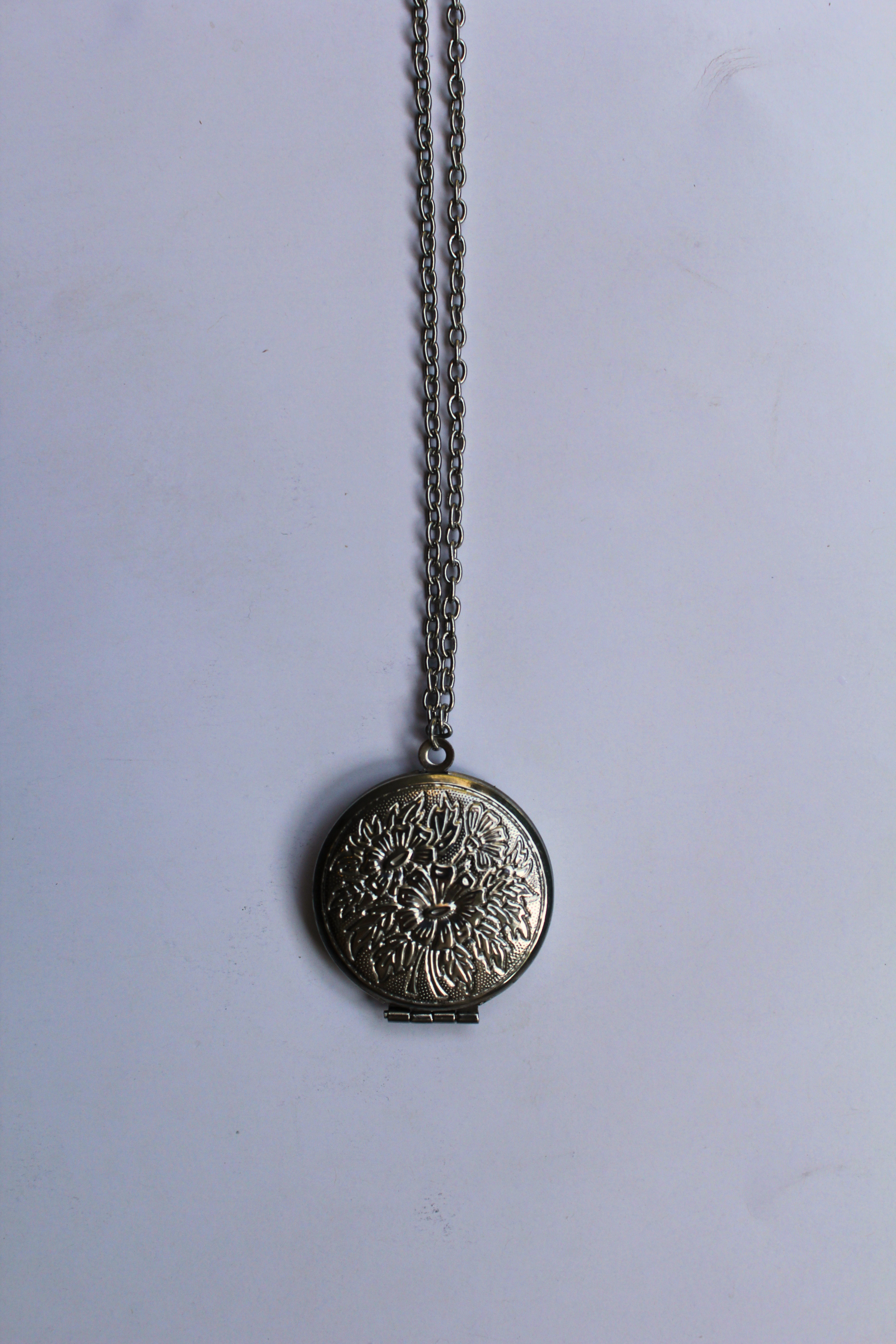 Openable pendants