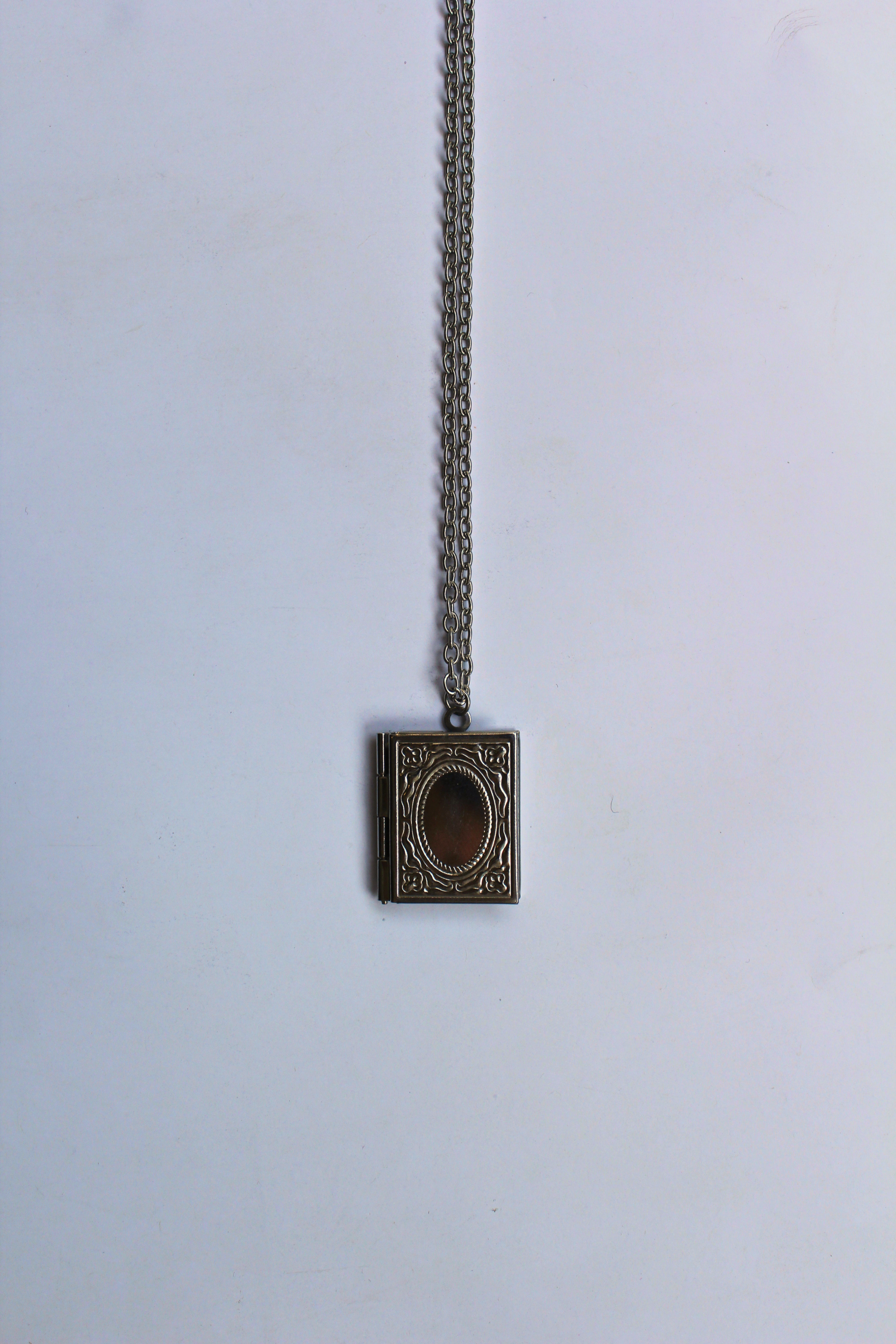 Openable pendants