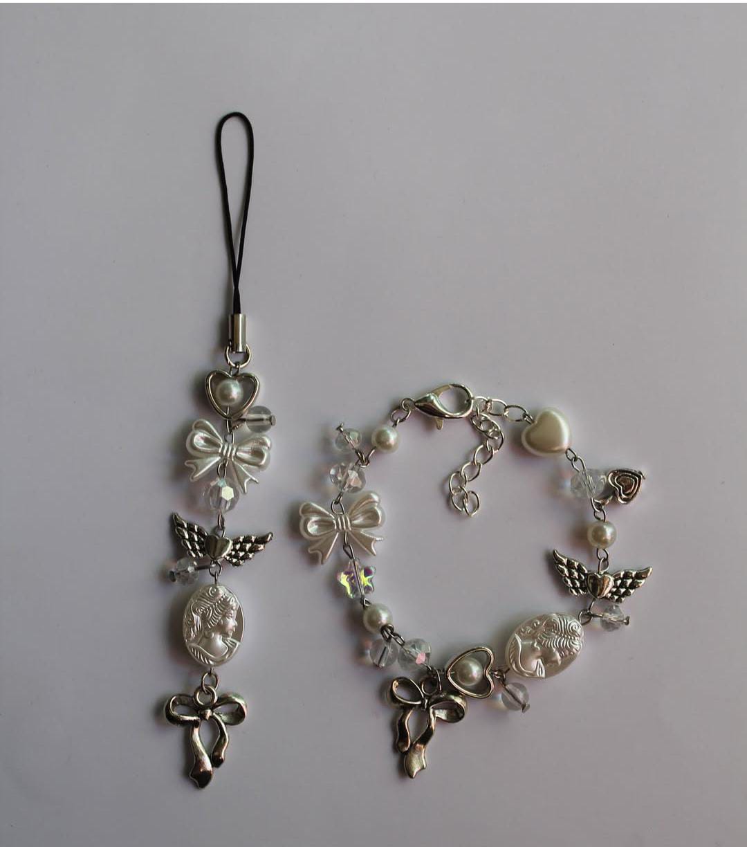 Matching bracelet & phonecharm